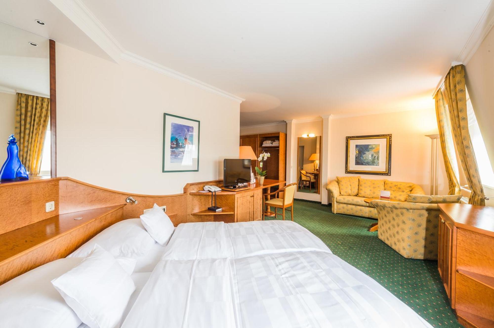Hotel FREIZEIT IN Göttingen Zimmer foto